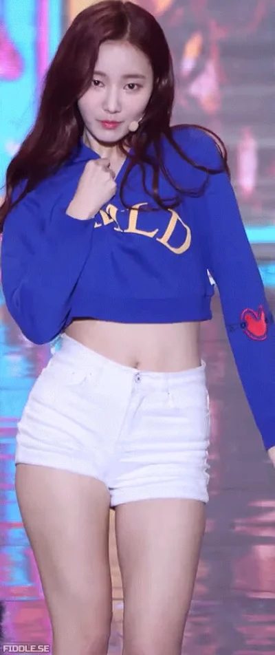 XKHYCCB2dX - #yeonwoo #momoland 
#koreanka #gif