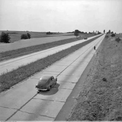 cibronka - Autostrada A4 przed zjazdem na Złotoryję i Chojnów (1969)
fot. Zbyszko SIE...