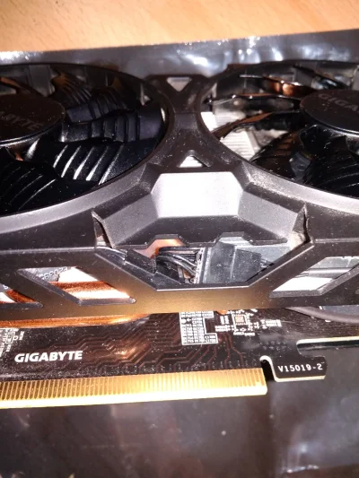 DaaJay - Wymieniałem chłodzenie karty r9 380 od gigabyte, czy kable i wtyczki od wiat...