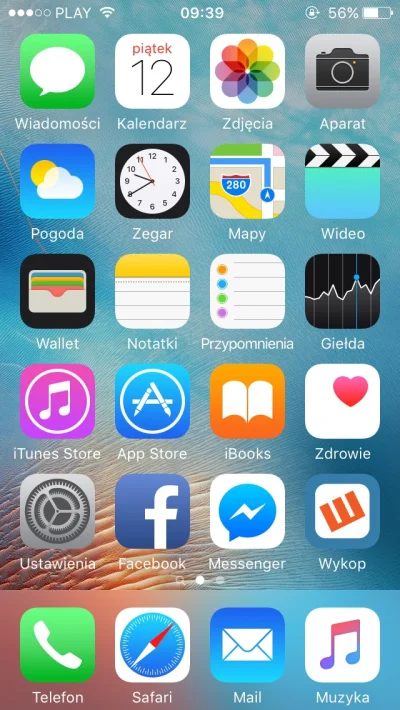 dziki17 - #iphone 
Da się jakoś zmienić te 4 ikony na dole? Bo np safari i maila bard...
