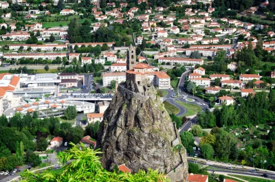 B4loco - Saint-Michel d'Aiguilhe – kaplica położona na 85-metrowej wulkanicznej skale...