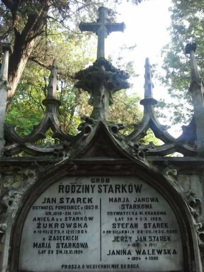 myszczur - #got #gameofthrones Grób rodziny Starków na Cmentarzu Rakowickim w #krakow...