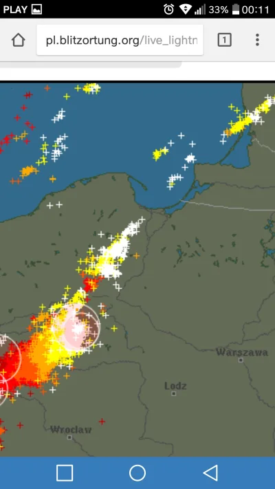 parasolki - Lubię obserwować pojawiające się kółeczka 

#gdansk #burze #burza #pogoda
