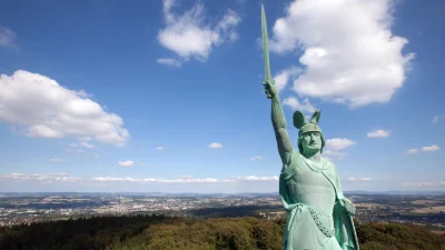 MannazIsazRaidoKaunanOthala - Czy ma on wymowę pozytywną ("My, Niemcy, nie damy najeź...