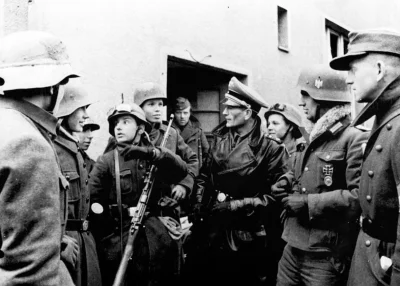 N.....h - Niemieccy obrońcy Pyritz (Pyrzyce) omawiają plan obrony przed siłami radzie...