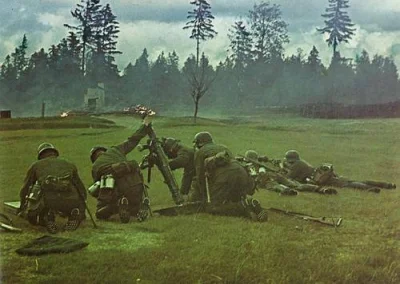 Mleko_O - #iiwojnaswiatowawkolorze

Niemieccy żołnierze podczas walk na terenie Lit...