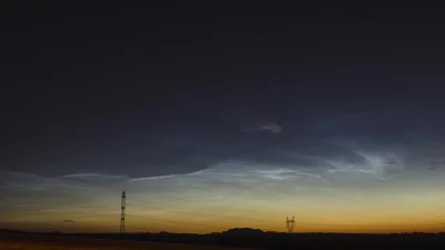 Cetus - Gif ukazujący obłoki srebrzyste (ang. noctilucent clouds) najwyższe pasmo chm...