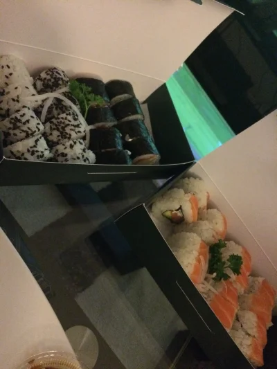 tusiatko - #sushi #pokazkolacje
Słyszałam, że nie wolno jeść sushi bez zrobienia zdję...