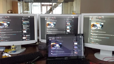 prettyhotprogrammer - @dj_mysz

#pokazbiurko #pcmasterrace 
2x #dualmonitor

sor...