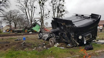 Pustulka - @l-da: Zdjęcie TIRa w którego się wbiło Pendolino: