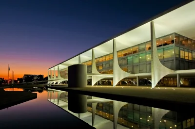 tytanos - Palácio do Planalto (1960): siedziba prezydenta Brazylii 



#modernizm #ar...