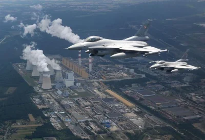 turing - Jest moc! F-16 nad elektrownią Bełchatów (fot. PGE)