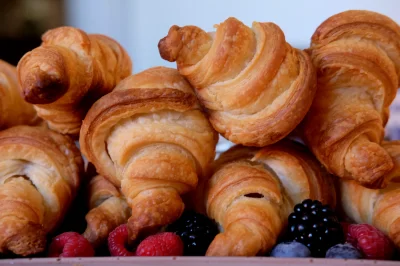 ZonaPanaJacka - Croissanty z domowego ciasta francuskiego.
#ciastoklejka #gotujzwyko...