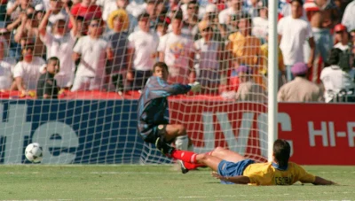 siwymaka - Śmierć za bramkę - 1994 rok.

Jeśli piłka nożna w Kolumbii to religia, k...