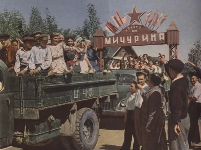 D.....o - A tymczasem, tak dla kontrastu. CCCP, kołchoz im. Miczurina, 1955 rok: