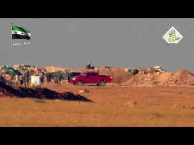 N.....q - Niezłe trafienie. Rządowy pickup obrywa z atgm-a pod Aleppo. 
#syria #bitw...