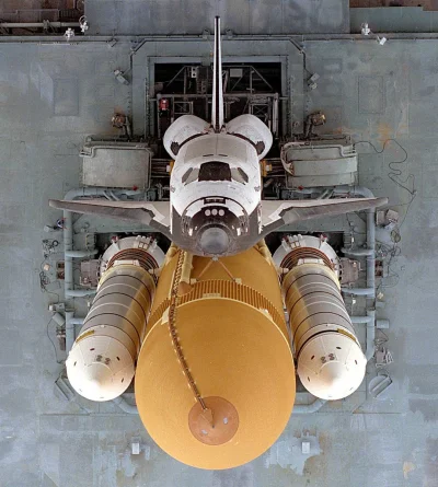 chuda_twarz - Wahadłowiec Atlantis (STS-79) na mobilnej platformie startowej MLP zmie...