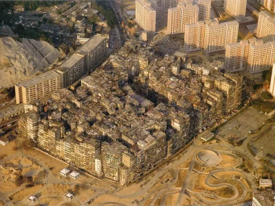RandomizeUsr0 - @opo92: Kowloon Walled City - gęstość 1 923 000 osób / km^2
 By 1990,...