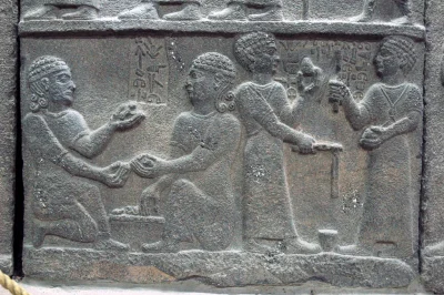 myrmekochoria - Hetyckie dzieci bawiące się zabawkami na reliefie, Karkemisz 800 rok ...