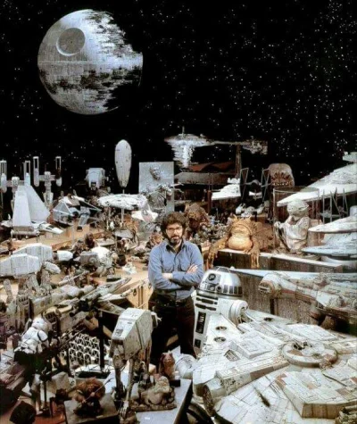 kozinsky - George Lucas i rekwizyty z Gwiezdnych Wojen
#georgelucas #lucas #starwars ...