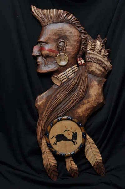 artisan - Irokez z plemienia Mohawków. Płaskorzeźba zrobiona z jednego kawałka deski ...