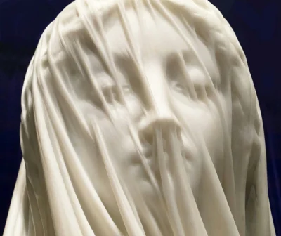 B.....a - Rzeźba. Madonna w welonie. Cudownie oddana struktura tkaniny na twarzy Mary...