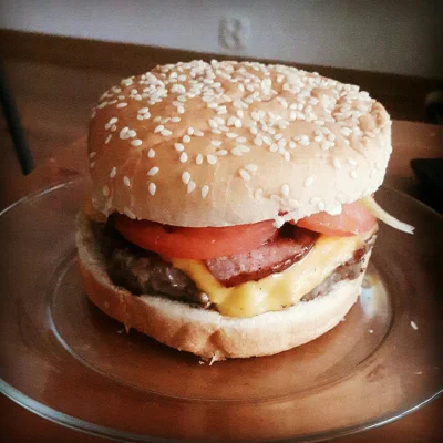 skumbageliza - Domowy burger z boczkiem. No regrets (ʘ‿ʘ) 
#gotujzwykopem