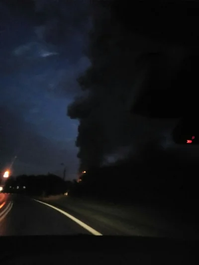 saperq - Jechałem rano autostradą a2 w kierunku Łodzi. Dym było widać z kilkunastu a ...