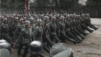 wojna - "Defilada po kapitulacji Warszawy"

Niemieckie wojsko maszeruje ulicą Marsz...