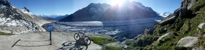 manedhel - no i panorama lodowca z rowerem
