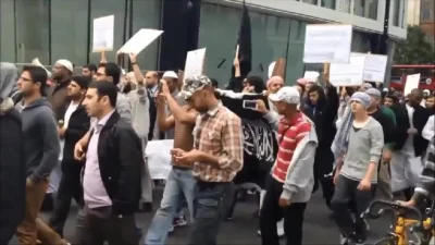 nikto - “Śmierć demokracji. Nadchodzi islam!” pod takimi hasłami odbyła się demonstra...