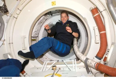 d.....4 - Pamela Melroy, pilot misji STS 92 i 112 oraz dowódca misji STS 120, kobieta...