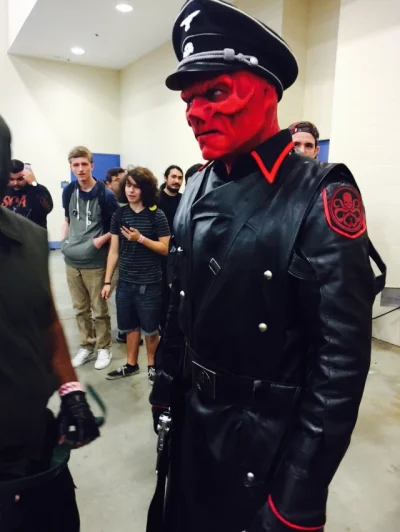 Onii-chan-san_Senpai - #cosplay #redskull