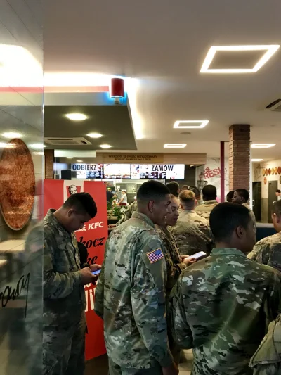 megalol - US ARMY na patriotycznym posiłku w KFC na autobahnie A1 ( ͡° ͜ʖ ͡°) #wojsko...