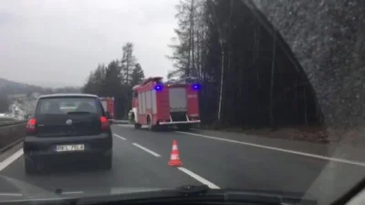 kamehameha - Ponad godzina w korku... Co więcej, masa baranów zawracała na pasie awar...