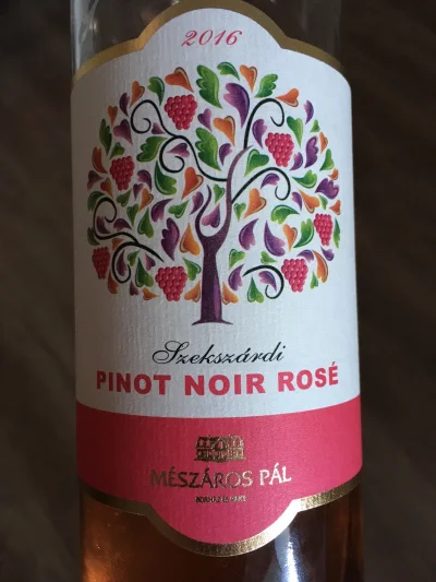 NieWinnePodroze - Różowe wino o smaku landrynek, truskawki, delikatnie podrasowane cu...
