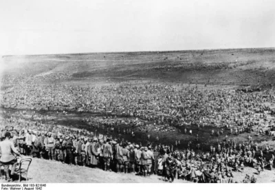 dumelosw - Jeńcy sowieccy w niewoli niemieckiej 1942 rok 
#ciekawostkihistoryczne #h...