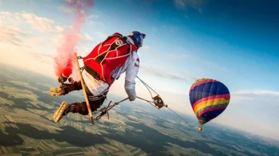 CoolHunters___PL - Red Bull Skydiving na wysokości 2000 metrów pokazuje bawi się na e...