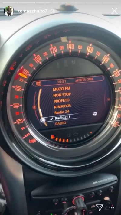 Jomahajomaso - Tomasz Hajto wrzuca filmiki na instagram podczas prowadzenia samochodu...