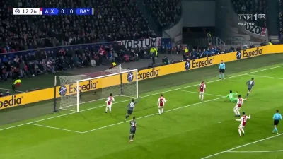 Ziqsu - Robert Lewandowski
Ajax - Bayern 0:[1]

#mecz #golgif #golgifpl #ligamistr...