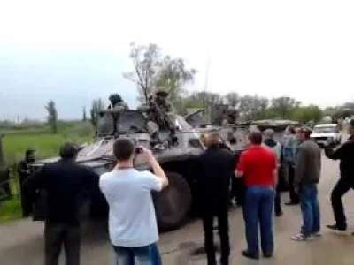 Mark13 - #ukraina #slowiansk Coraz weselej. Człowieka rozjechali.