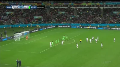 A.....e - [ #mecz #mundial #pilkanozna #futbolgif ] 

"Trick" Müllera oraz biegający ...