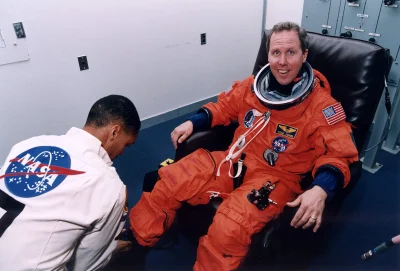 N.....i - @Gloszsali: 

Opowieść Astronauty Toma Jonesa:

Pewnego razu na ISS, był...