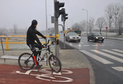 przemek6085 - > Specjalne podpórki dla rowerzystów ułatwiające ruszanie zostały zains...