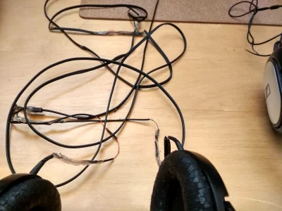 c.....g - @Stelmi00: mam kilka par i ten kabel to nieporozumienie... odpada od samego...