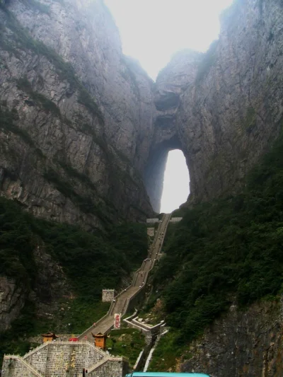 ColdMary6100 - Góry Tianmen znajdują się w Parku Narodowym o tej samej nazwie, w pref...