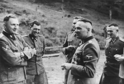 P.....o - Od lewej: Richard Baer, Josef Mengele i Rudolf Höss(na pierwszym planie). I...