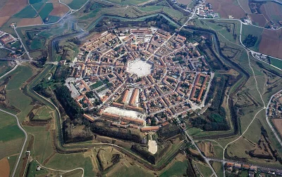 jstefan - Palmanova - miasto w północnej części Włoch wybudowane w renesansie na plan...