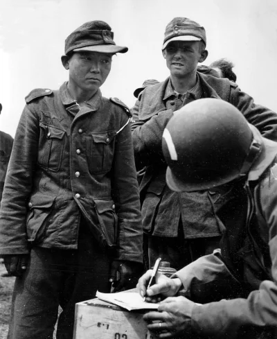 ponuras - Yang Kyoungjong poddaję się aliantom. 1944 rok. 

"W czerwcu 1944 roku pe...