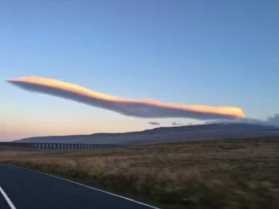 Szlif - Chmura Altocumulus lenticularis przypominająca SR-71 Blackbird
#meteorologia...